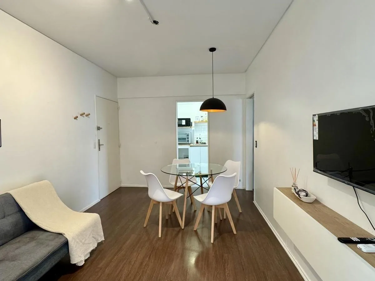 2-room furnished, renovated