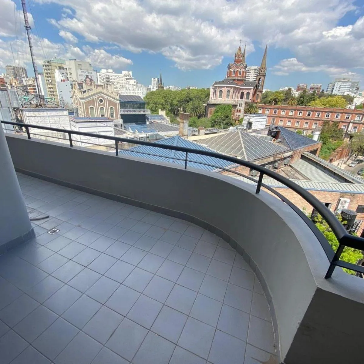 2 комнаты, крытая парковка
