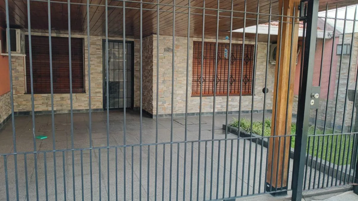 Casa 2 dormitorios con garaje