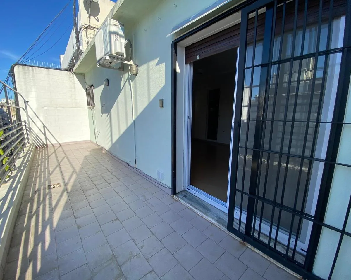 Studio with 14 m² balcony
