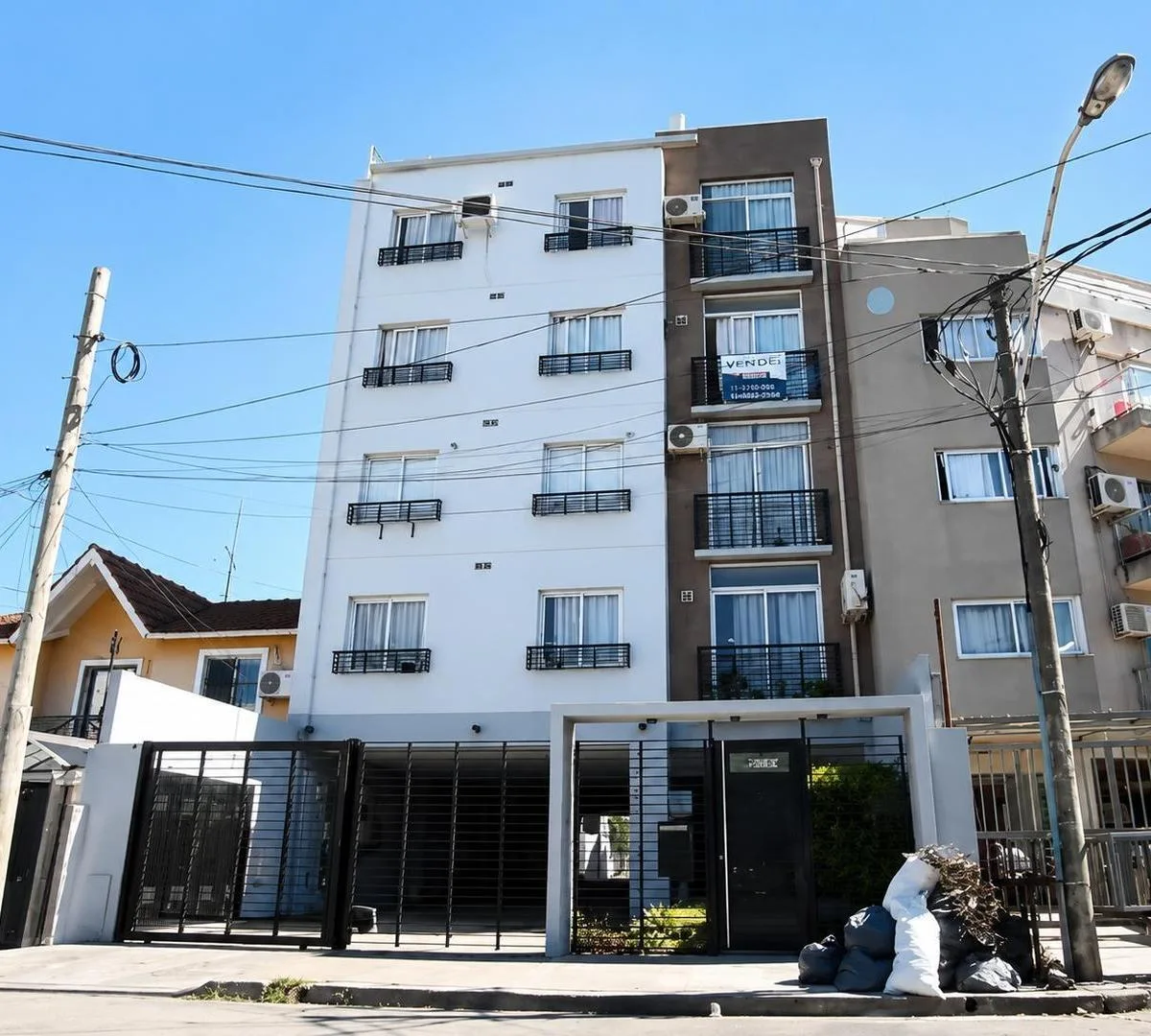 2 ambientes a estrenar, cochera y terraza