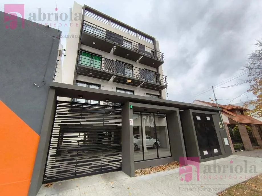 Departamento de 2 Ambientes en Alquiler Excelente Ubicacion de Quilmes Oeste!