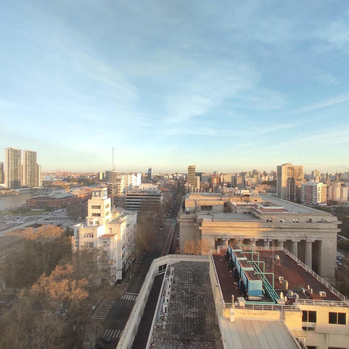 Torre La Prensa - Dos Amb Piso 17 - Suite y Toilette - Balcon - Cochera - Alquiler Tradicional