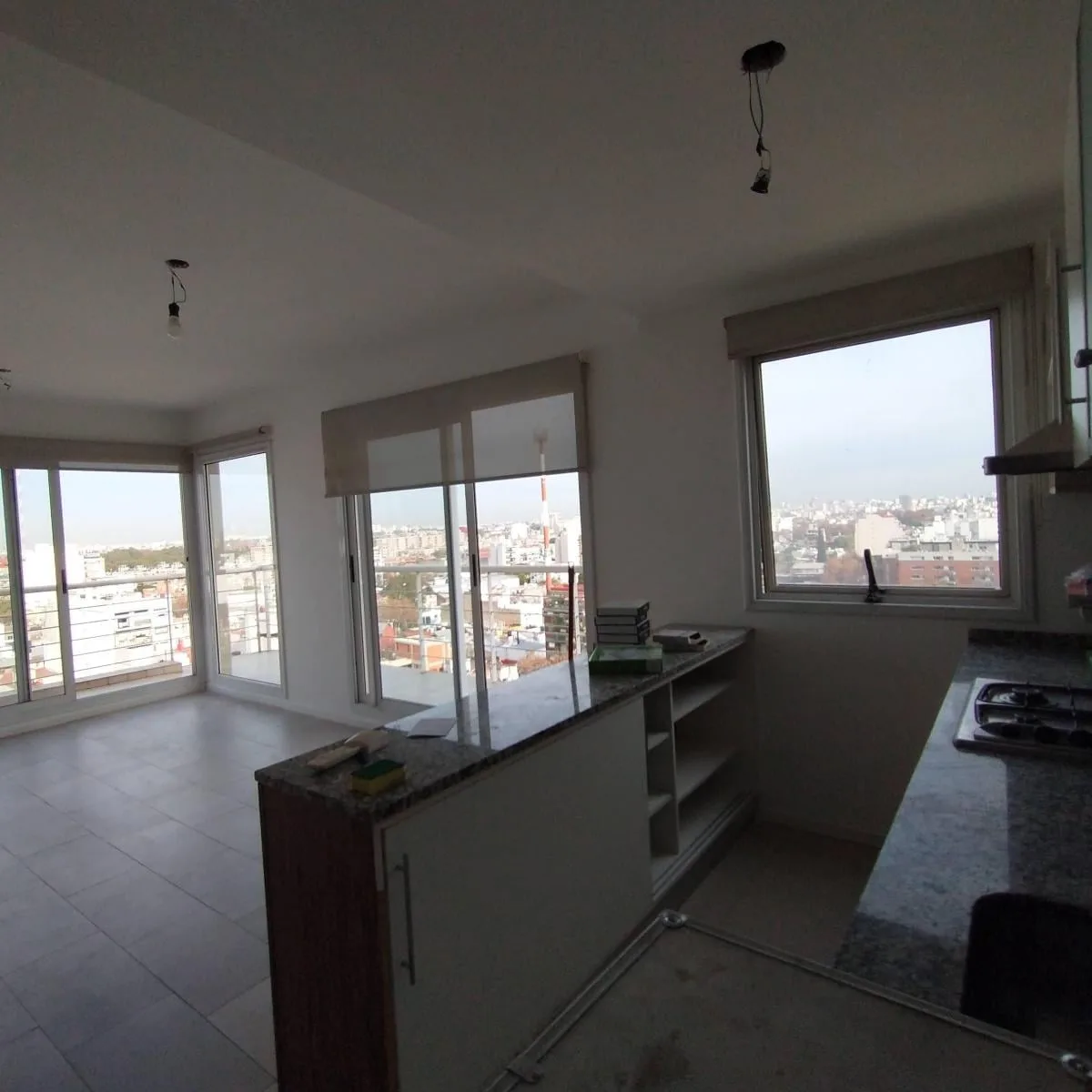 Piso 13 con balcón y cochera
