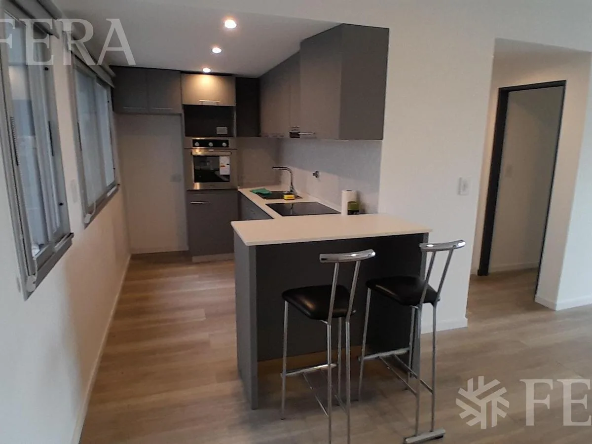 Alquiler Departamento 2 Ambientes con Balcón y Cochera en Wilde