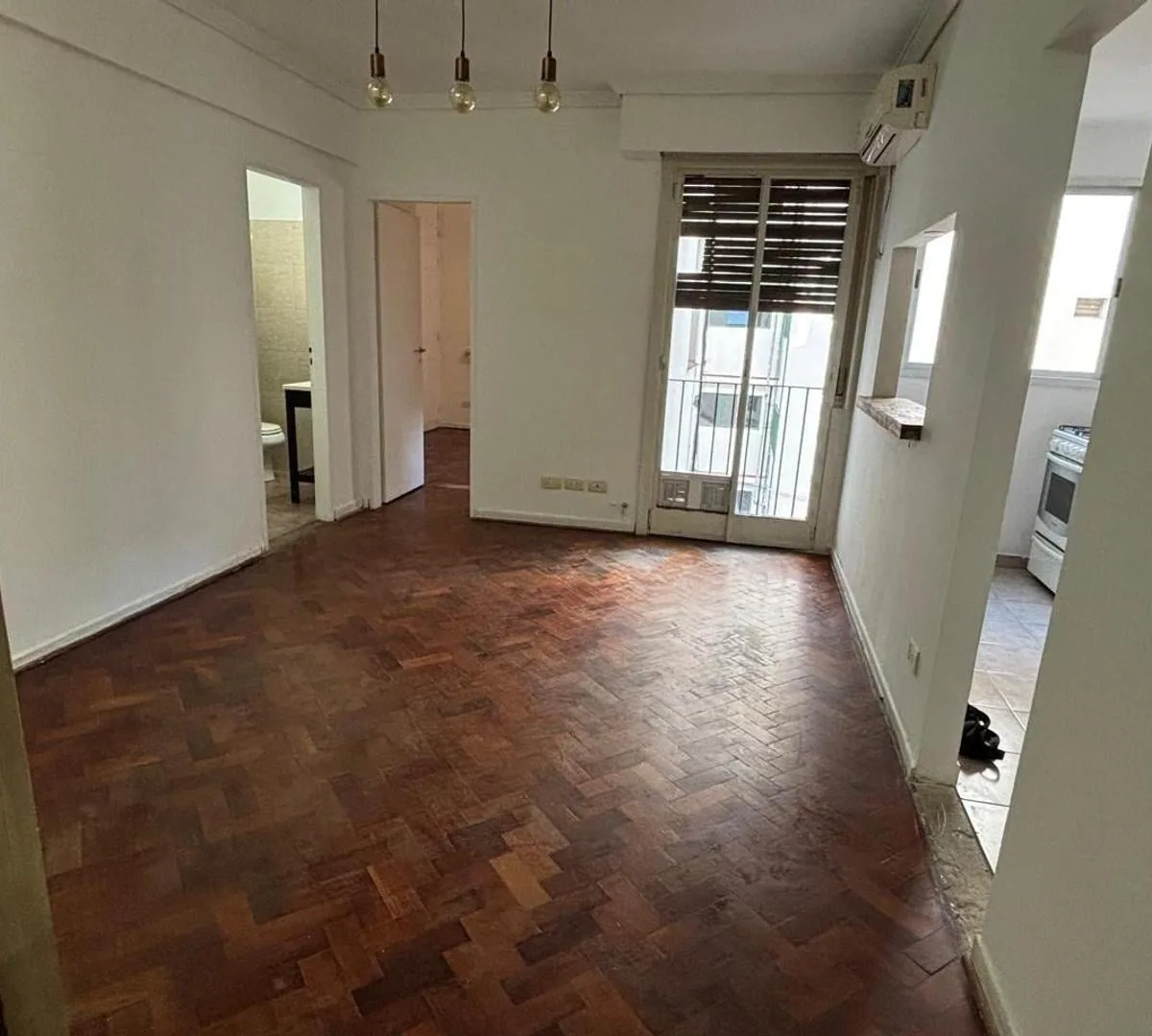 2-room apartment with French balcony
