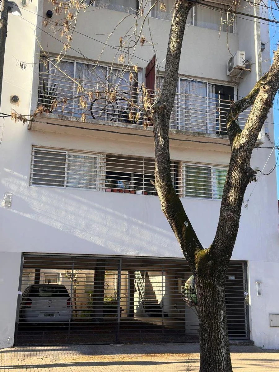 Alquiler - Excelente Depto 2 Dorm - Segundo Piso por Escalera