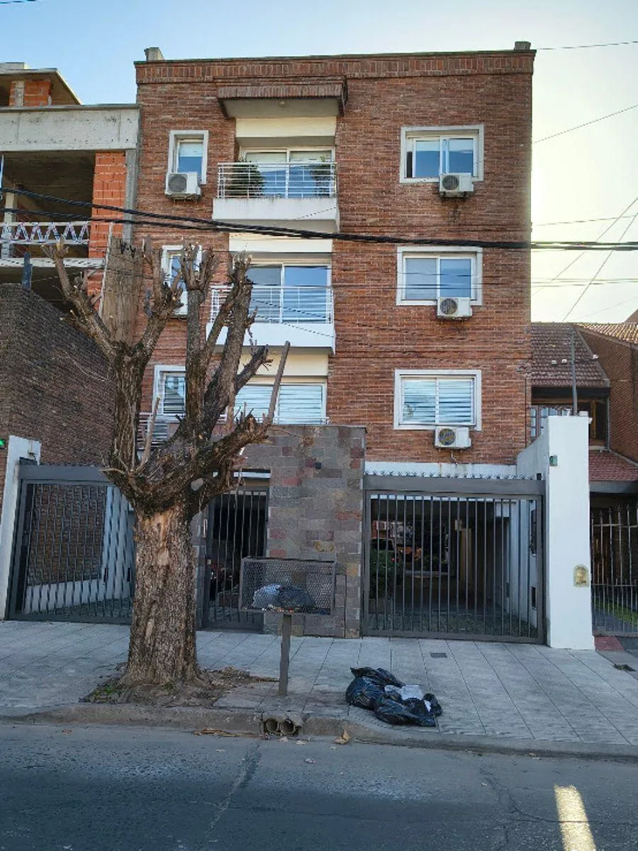 Excelente Departamento de 3 Ambientes Ubicado a Solo 2 Cuadras de La Estación