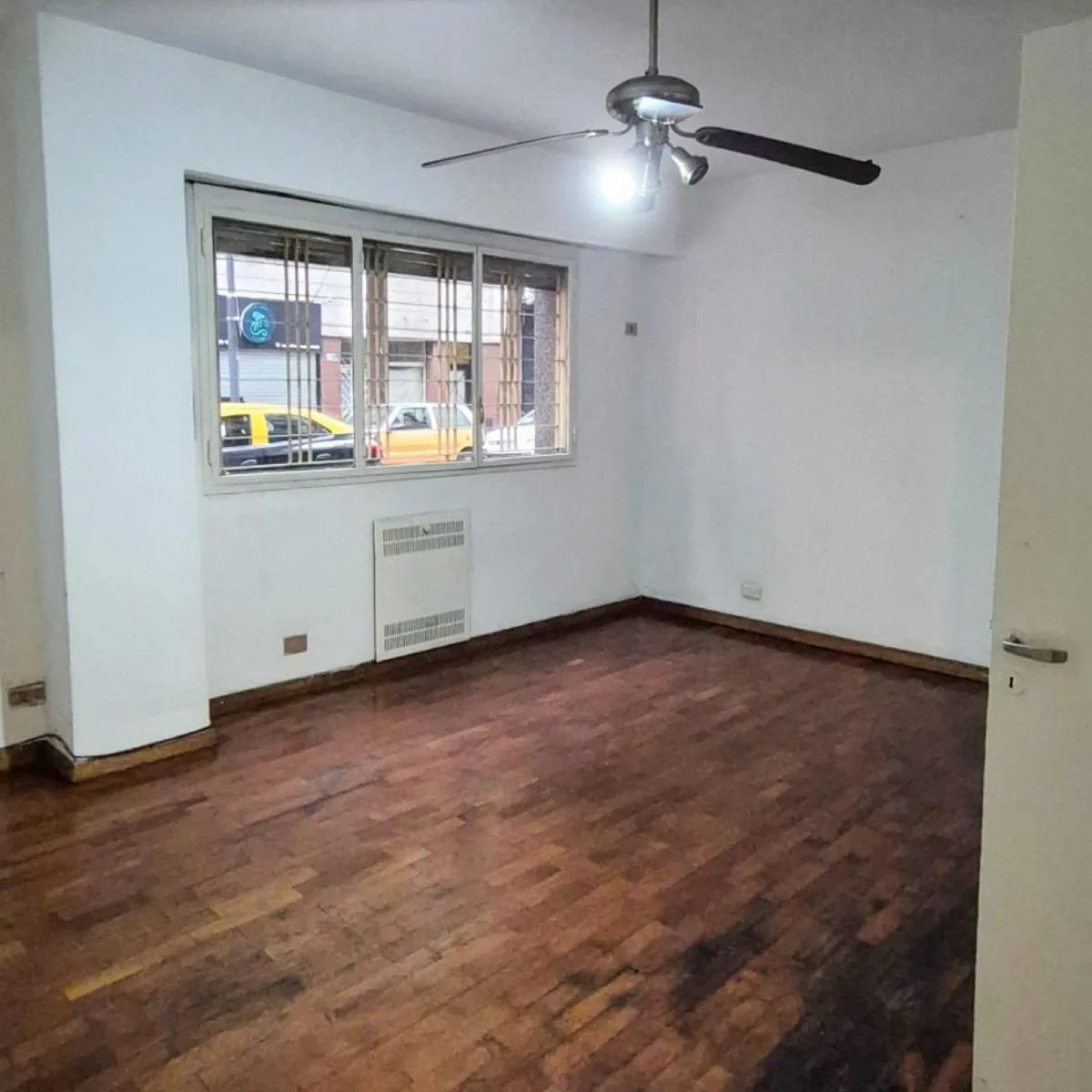 Se Alquila Impecable 3 Ambientes con Patio Junín Casi Av Rivadavia. Caba