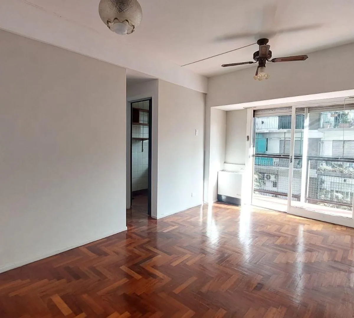 Alquiler Monoambiente con Balcón en Balvanera