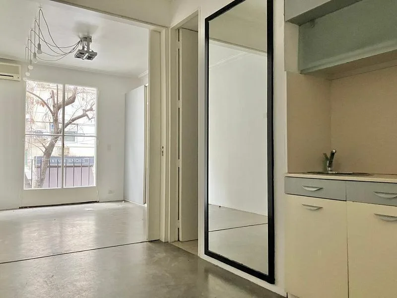 Departamento Monoambiente Luminoso Reciclado Apto Profesional y Comercial con Balcon en Recoleta