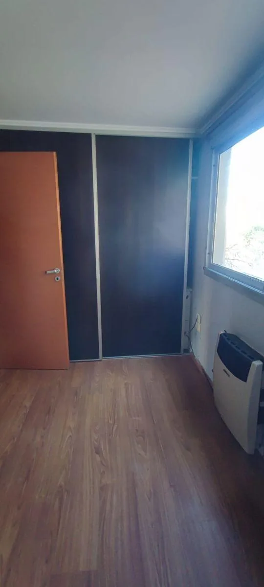 1-bedroom apartment with balcony