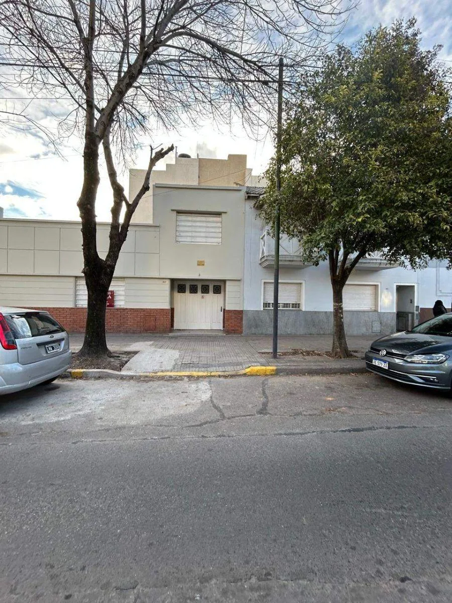 4-bedroom house with garage