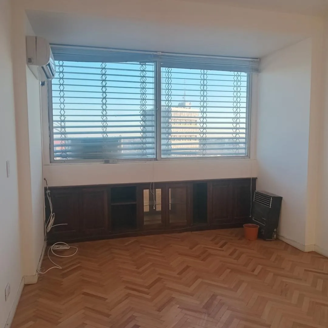 37 m², 1 bath, separate laundry