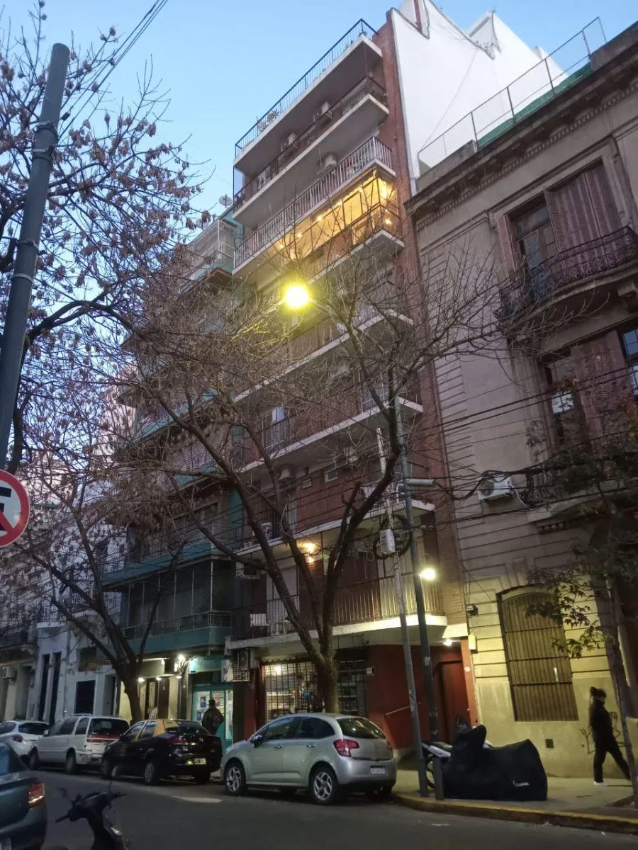 2 ambientes contrafrente balcón