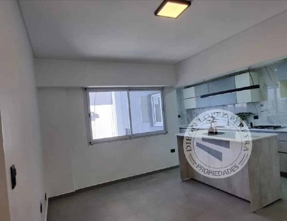 Excelente Departamento de 3 Amb. Piso Alto en Olivos Centro