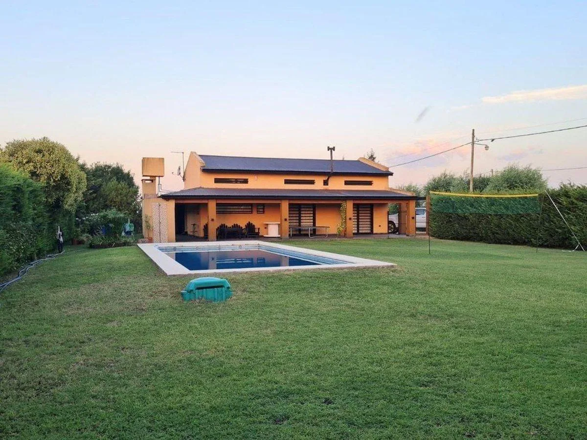 Country house with pool and grill
