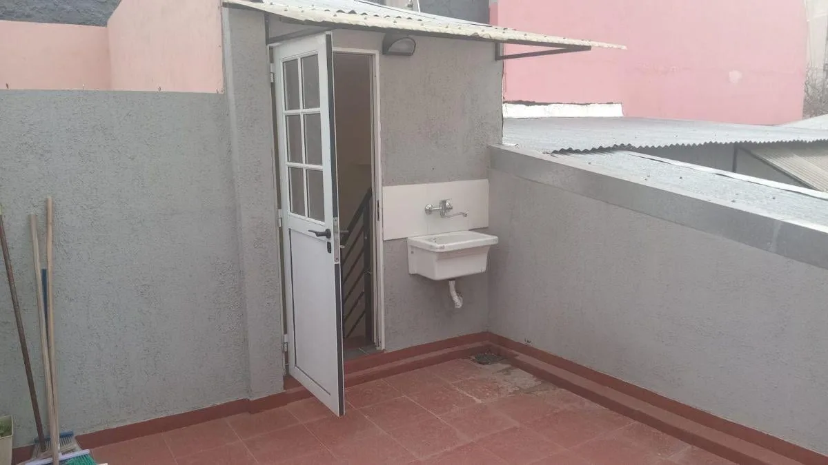 PH en 1° Piso por Escalera de 2 Amb con Balcon y Terraza Propia – a Nuevo Impecable - Loyola Al 1500