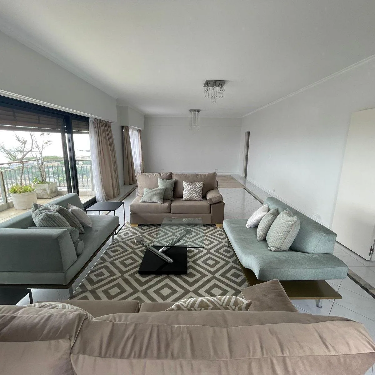 Departamento en Retiro, piso 31