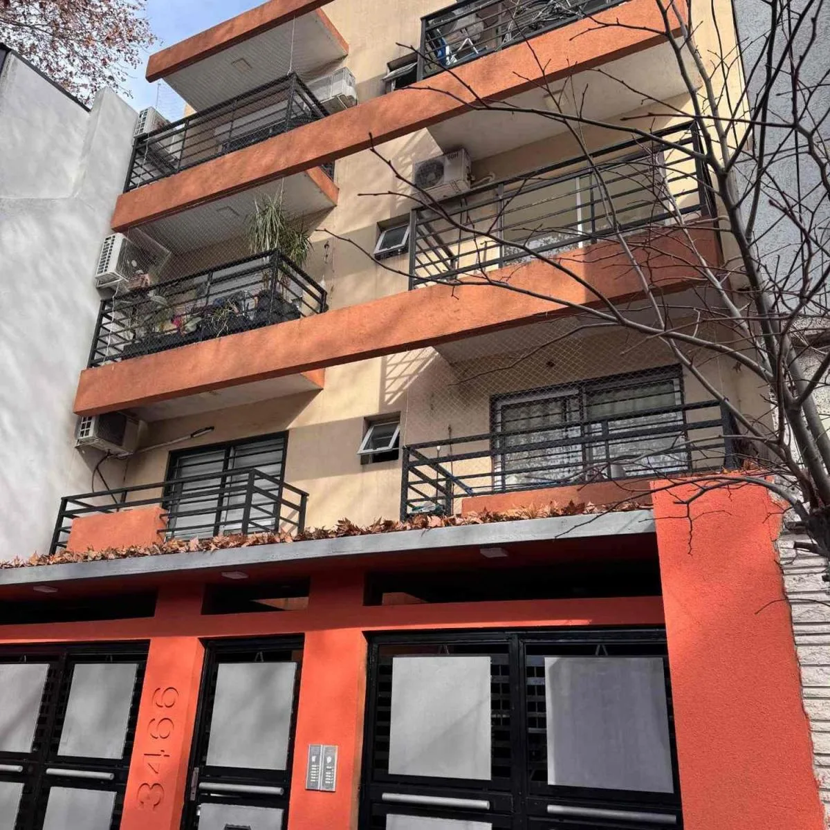 Monoambiente con balcón