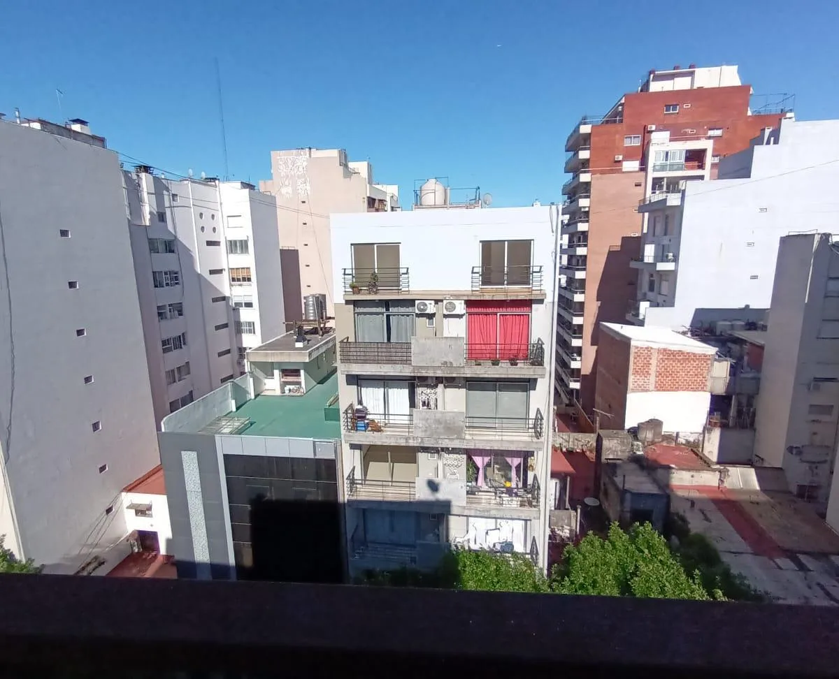 Monoambiente apto profesional con balcón