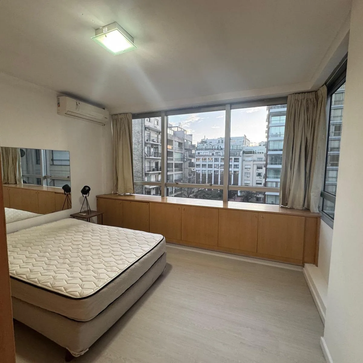 Departamento en Alquiler. Av Callao y Juncal, Recoleta. Edificio Concord