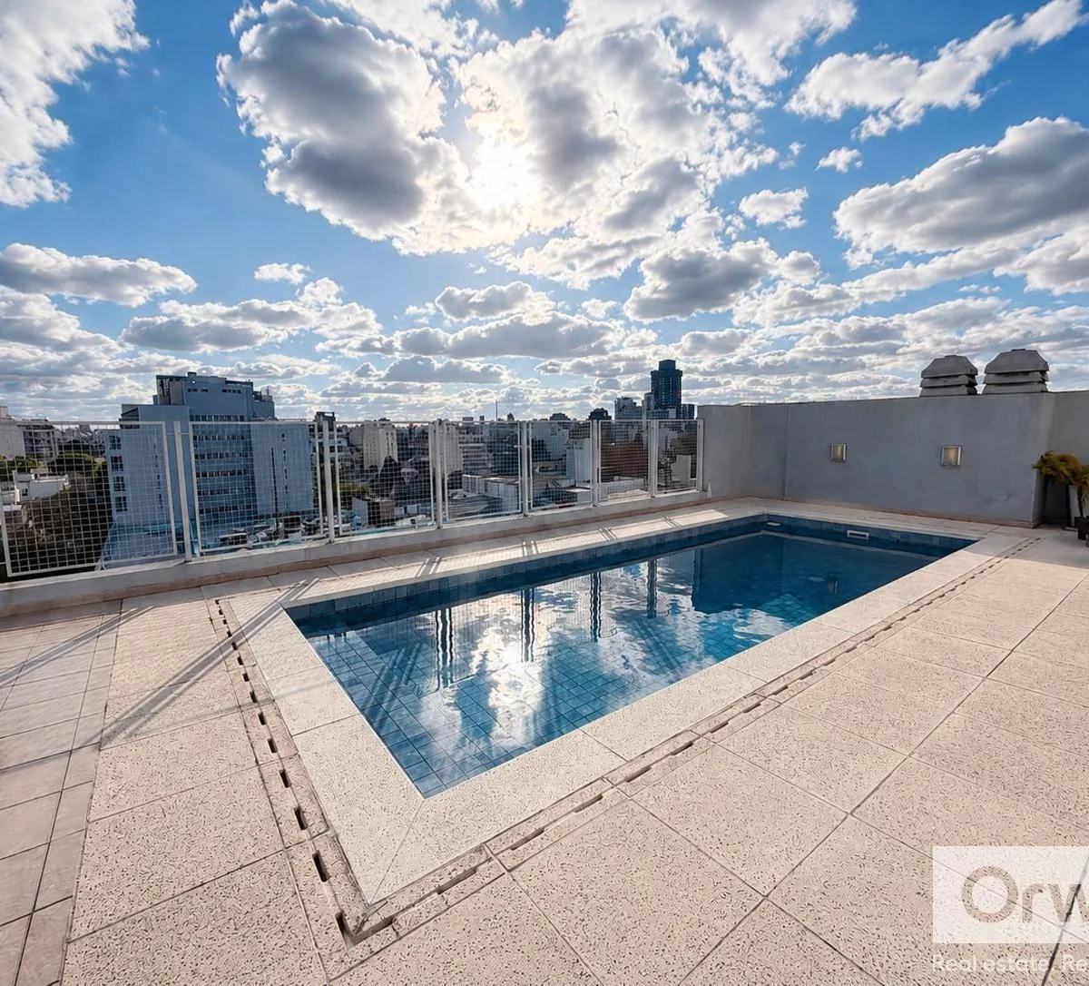 Departamento de 2 Ambientes en Alquiler en Colegiales Terraza Patio Apto Mascota