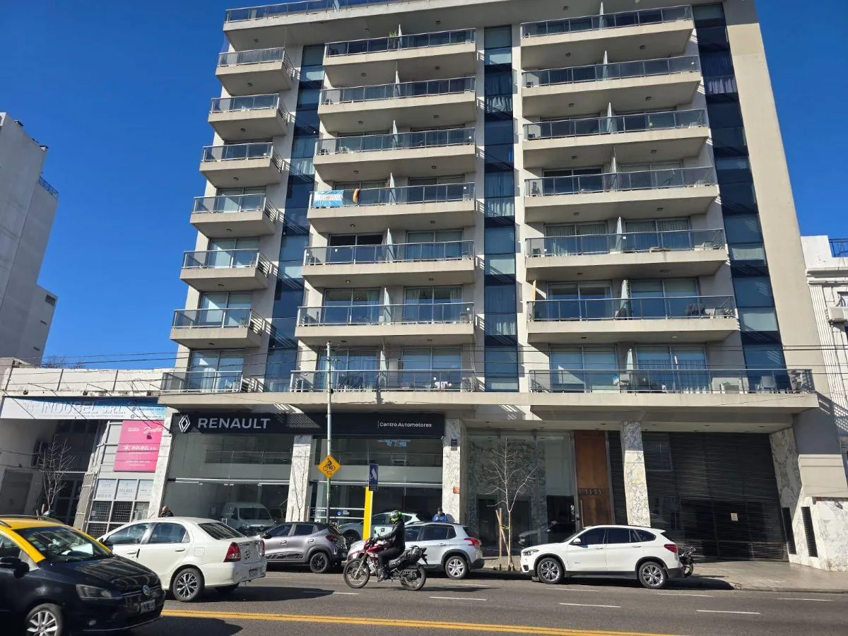 4º piso al frente, balcón