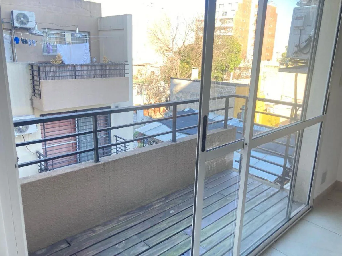 Alquiler 2 Amb C/balcón en Parque Patricios