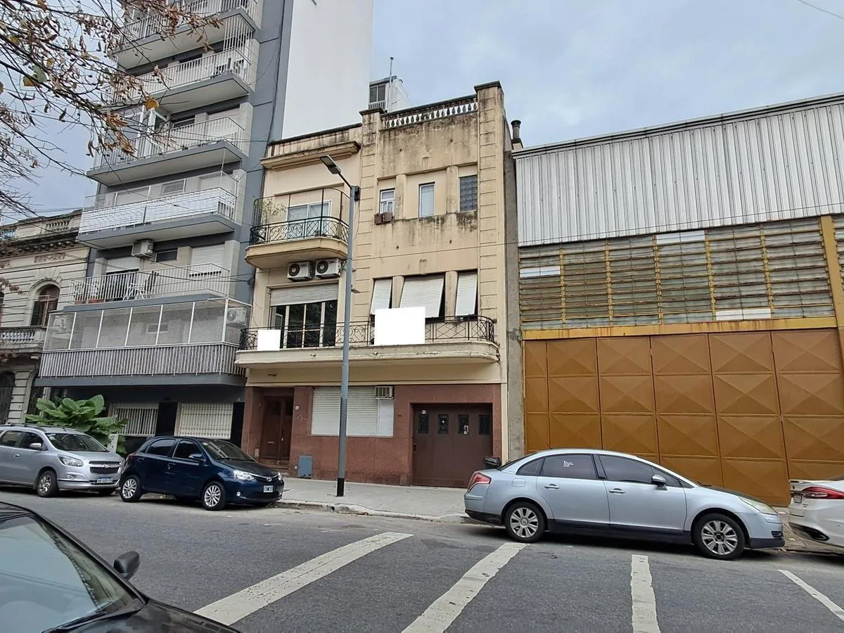 5 Amb. Apto Profesional 156 m&sup2;
