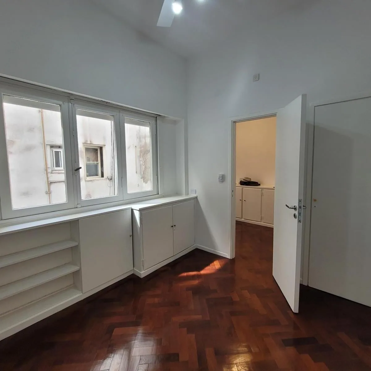 25 m², apto profesional, todo eléctrico