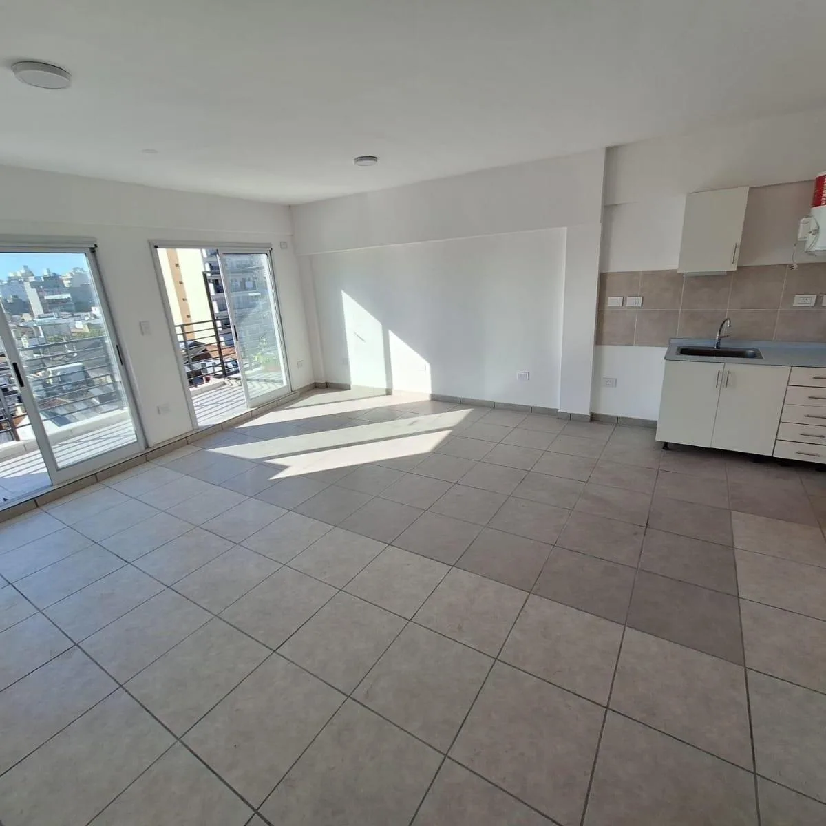 Studio with balcony and included fees