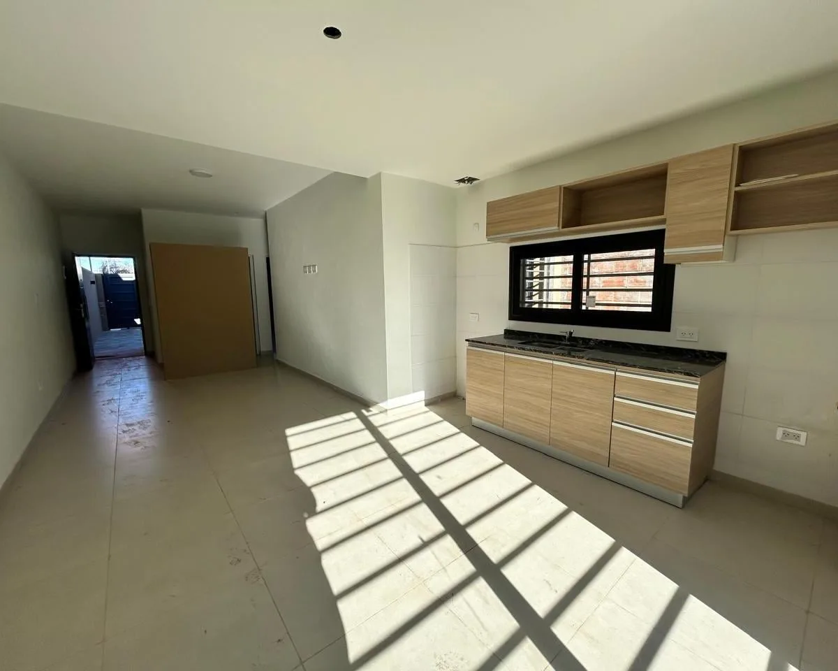 Duplex novo com pátio