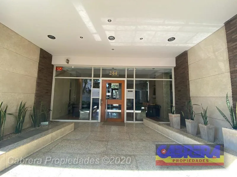 2 ambientes con cochera y balcón
