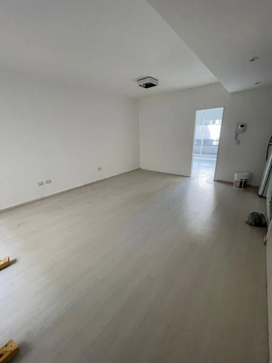2 ambientes con balcón