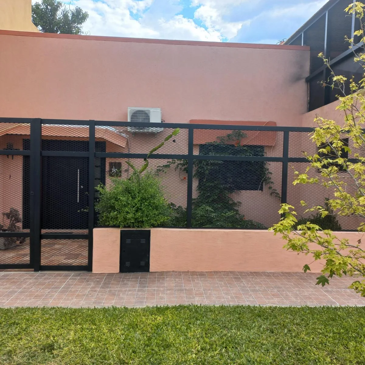 Casa amueblada con patio