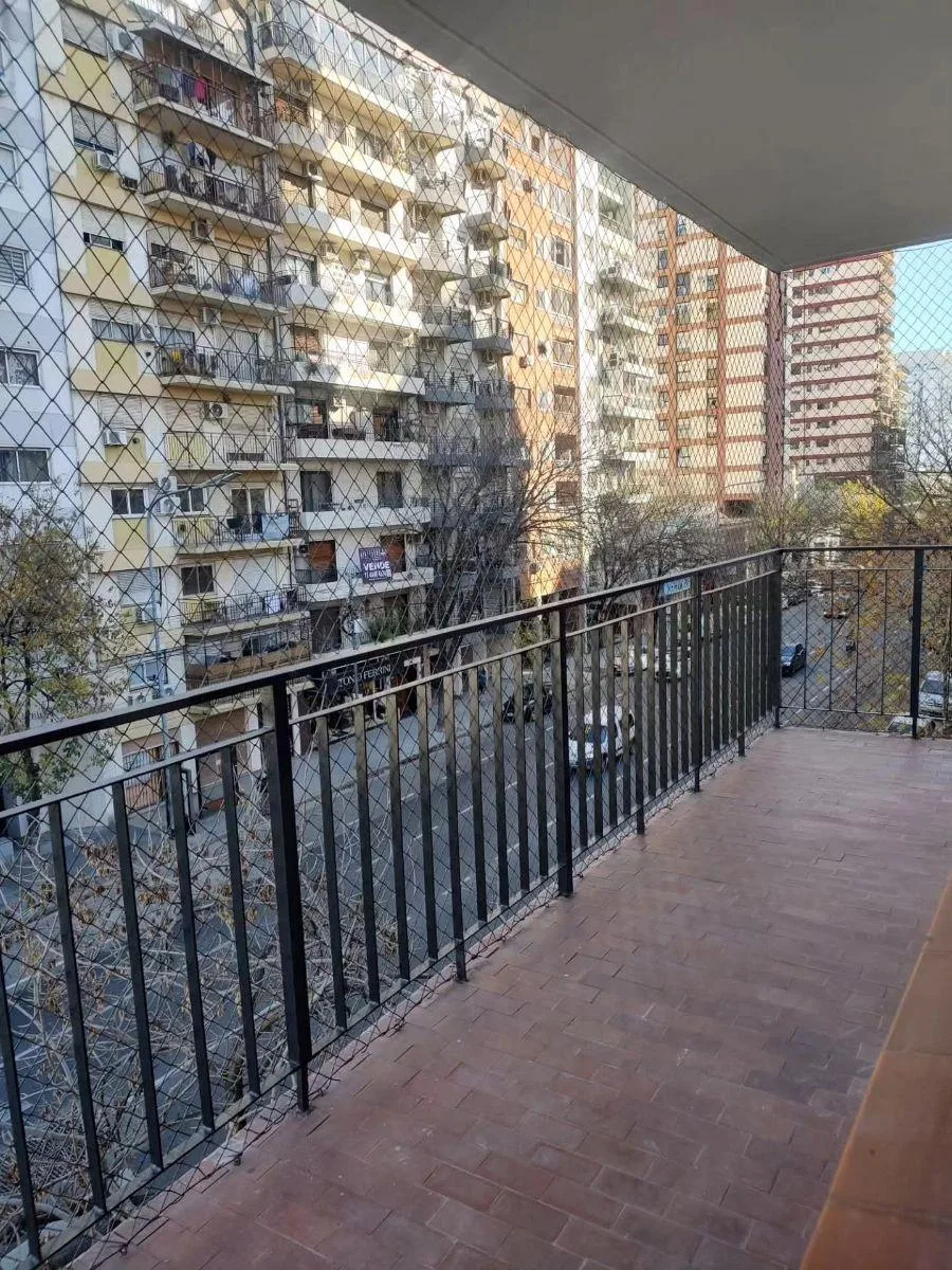 Alquiler | 2 Ambientes Sobre Av San Juan