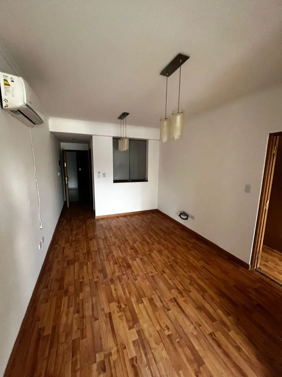 Alquilo Departameno de un Dormitorio con Cochera La Plata
