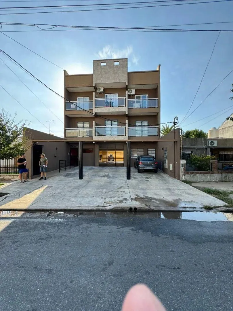 2-room apt with balcony and parking
