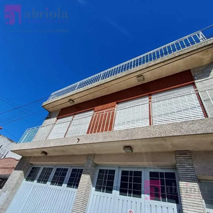 3-room PH with terrace patio