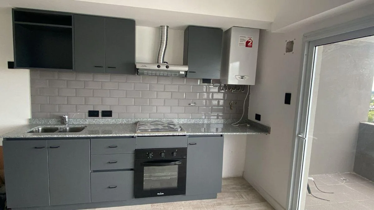 2-room front-facing apartment