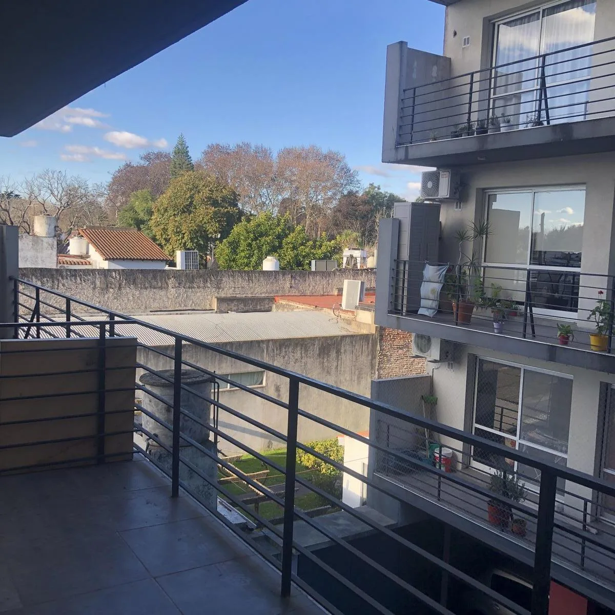 Studio with internal balcony