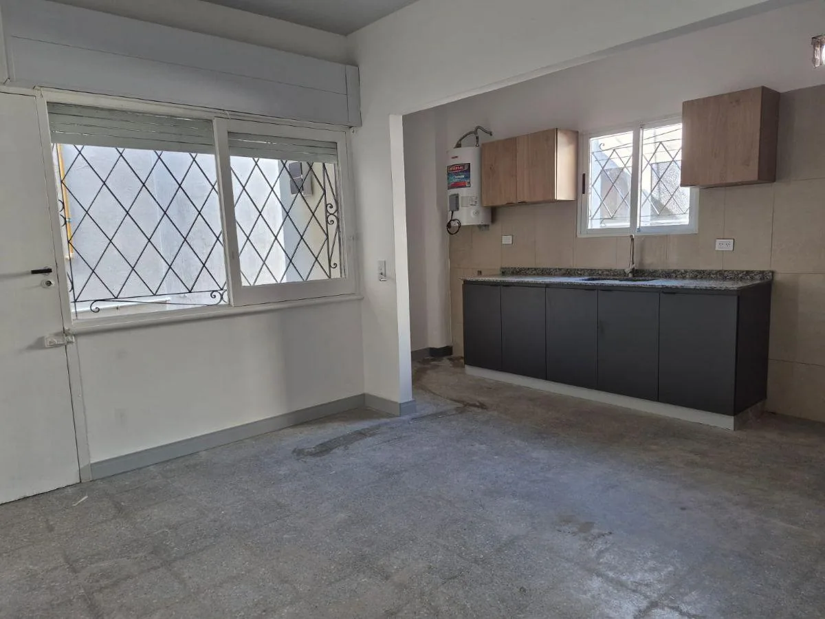 Alquiler Departamento 3 Ambientes en Planta Baja. Quilmes