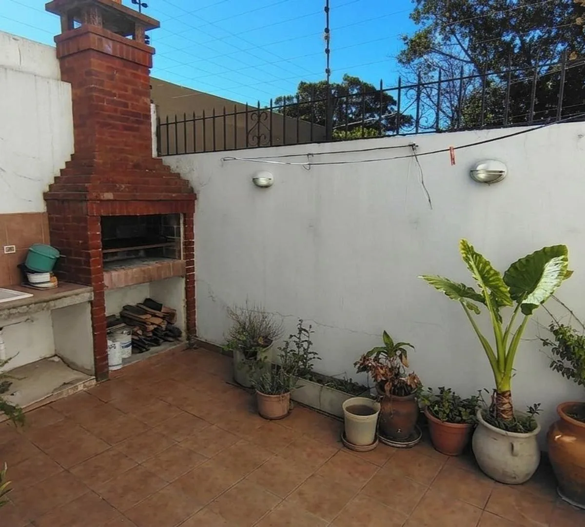 2BR with patio and grill
