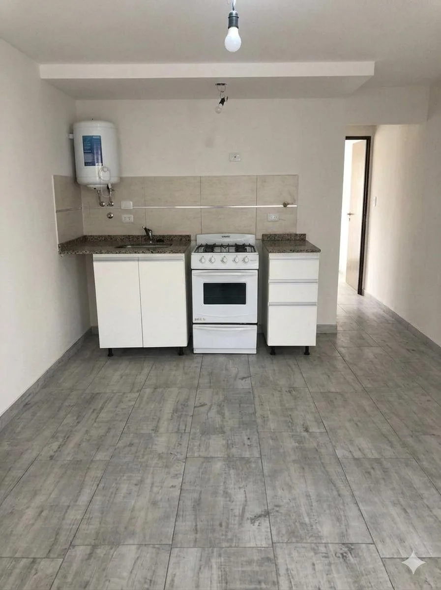 En Alquiler - Departamento 2 Ambientes con Terraza Propia