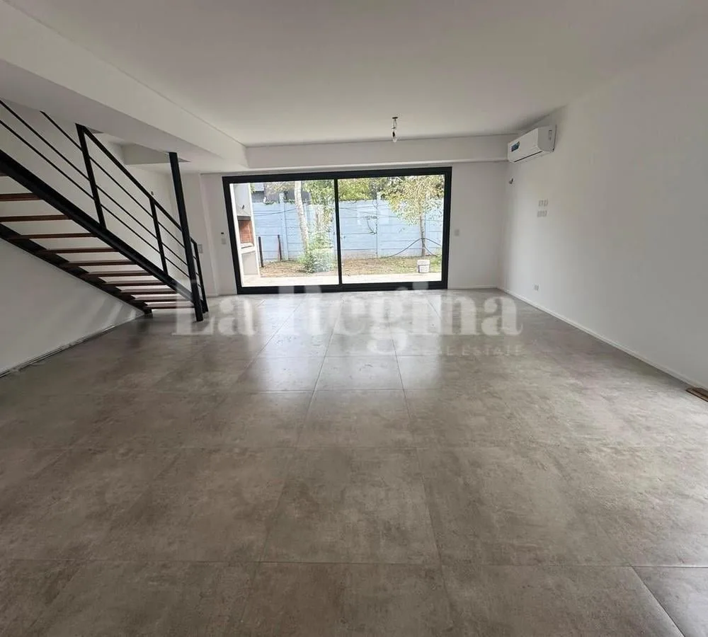 Duplex 3 quartos, jardim