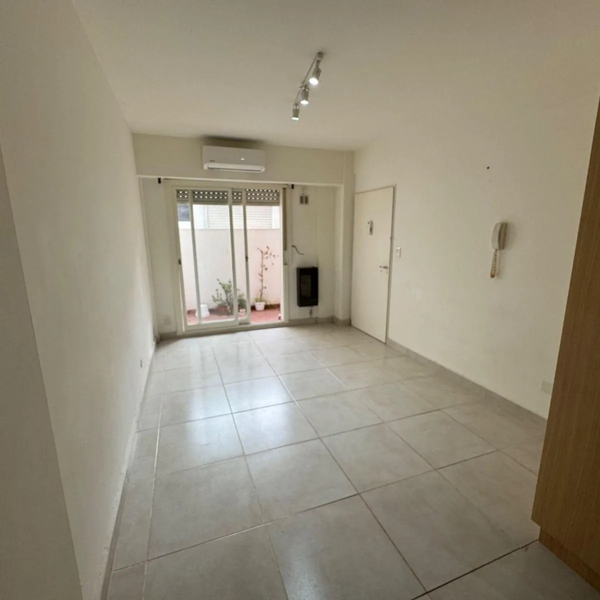 PB monoambiente con patio