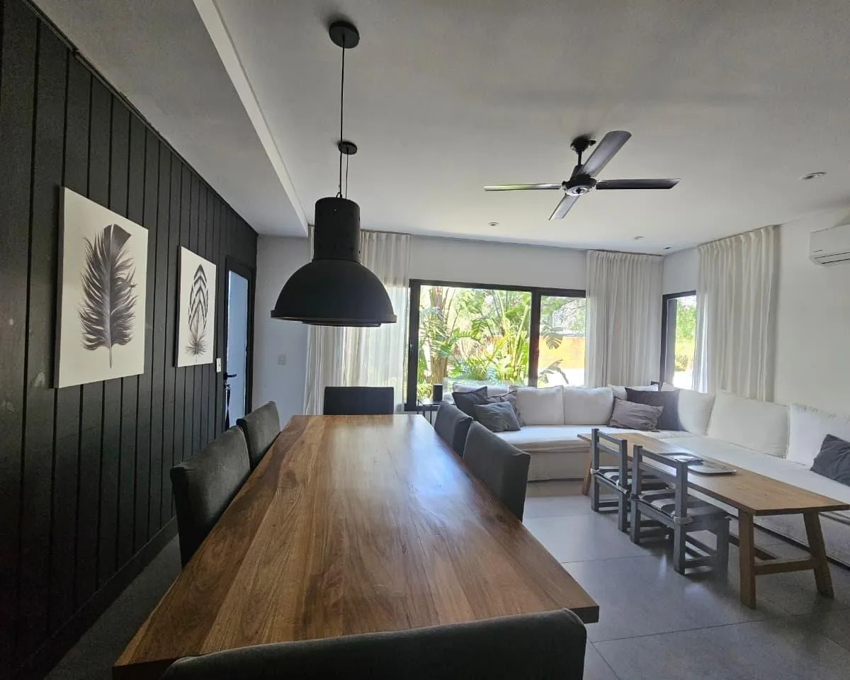 Casa en Alquiler Anual en Santa Bárbara, 4 Dorm. con 2 Playroom, Refaccionada
