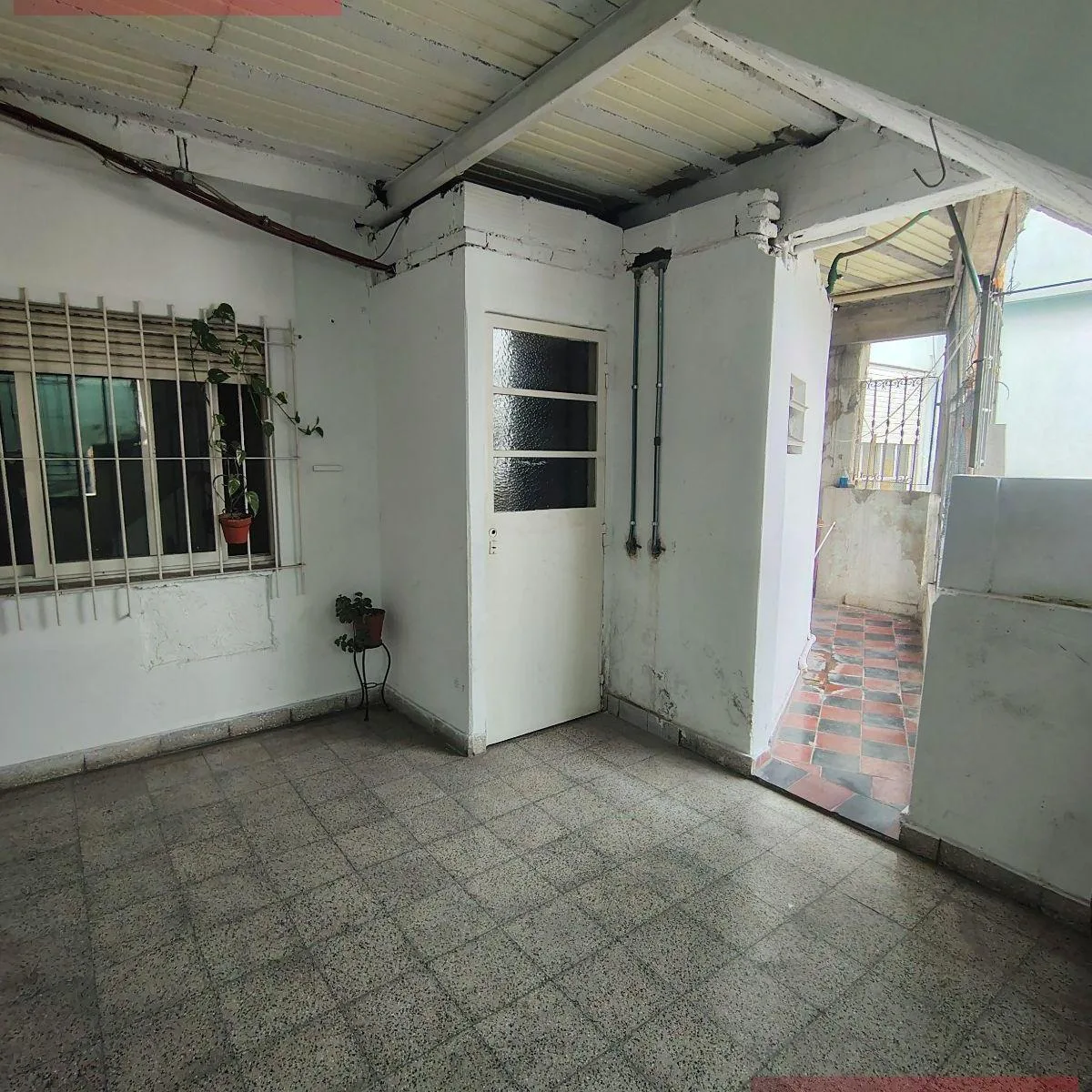 30 m² rear-facing, laundry area