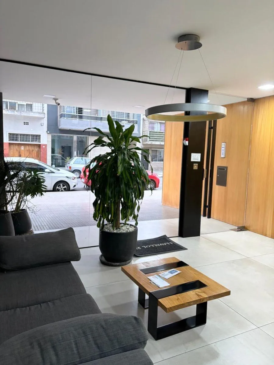 Departamento 2 y Medio Ambientes con Balcon